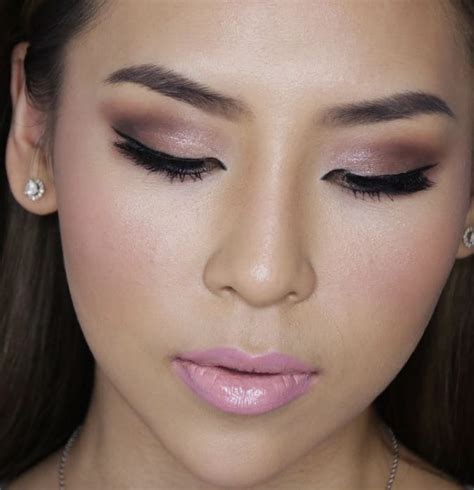 Best Eye Makeup With Pink Lipstick