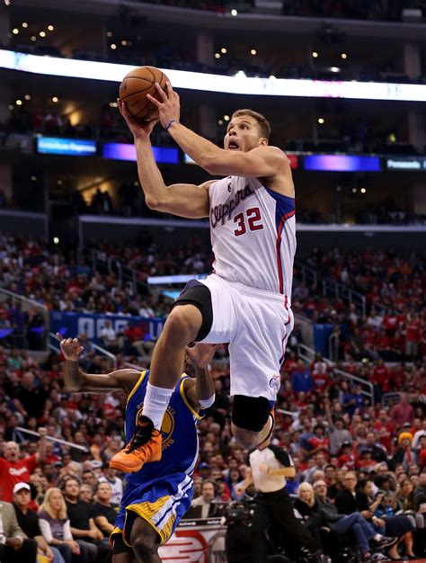 LOS ANGELES, CA - OCTOBER 31: Blake Griffin #32 of the Los Angeles