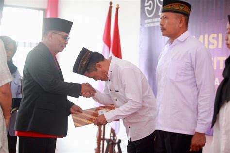 Idul Fitri Kakanwil Kemenkumham Jateng Serahkan Sk Remisi