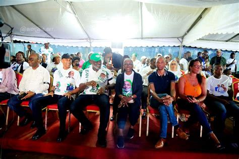 Municipale Cocody Meeting Du Candidat Jean Marc Yac Au Terrain D