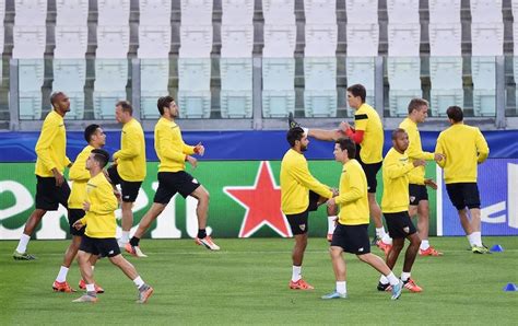 Il Siviglia Allo Stadium Prepara La Sfida Alla Juve