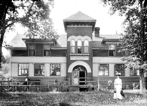 West Linn City Hall – Portland History