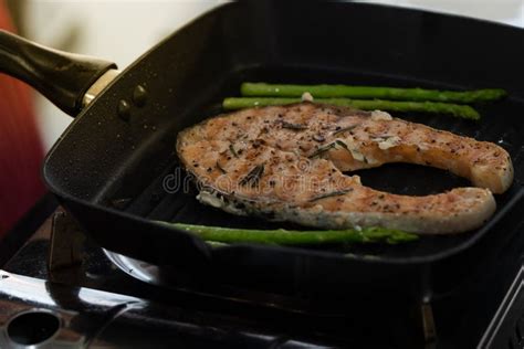 Nahaufnahme Von Steaks Mit Bohnen Jalapeno Nopal Und Gebratener