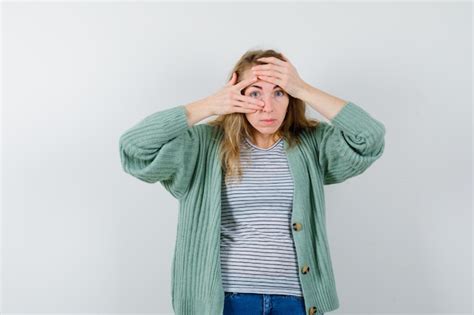 Página 6 | Imágenes de Ojos Entrecerrados - Descarga gratuita en Freepik