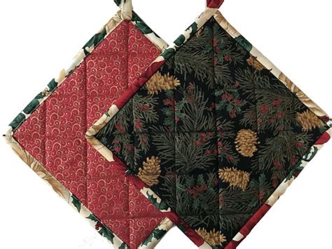 Christmas Quilted Pot Holders Fabric Hot Pads Set Of 2 Christmas Quilt Custom Quilts Hot Pads