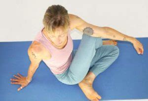 Posture Yin Yoga Roi Des Poissons Ardha Matsyendrasana Blog