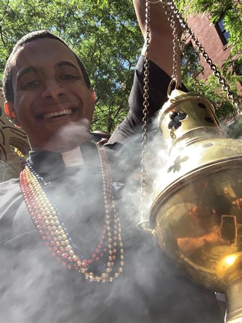 A Gay Priest At Boston Pride Un Sacerdote Gay En La Parada De Orgullo LGBT En Boston R Boston