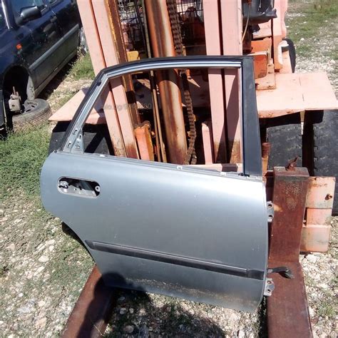 Врата Задна Дясна За Хонда Акорд 1997г Honda Accord 1997g Врати