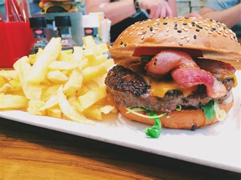 Kostenloses Foto Zum Thema Abendessen Burger Essen