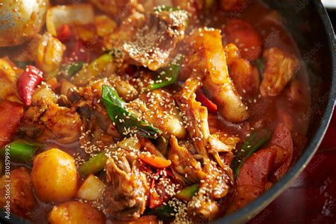Korean spicy chicken hot pot 스톡 사진 Adobe Stock