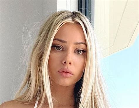 Girls In Lingerie 25 Pics