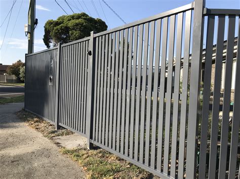 Blade Vertical Slat Fencing & Driveway Gates Melbourne - Pinnacle Fencing