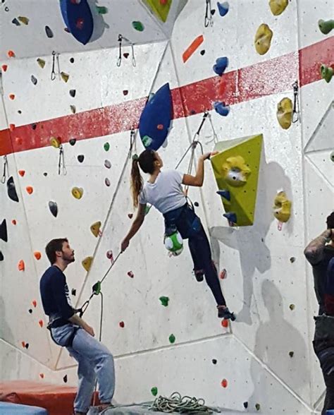 WHERE THE FUCK ARE THEIR HELMETS R ClimbingCircleJerk