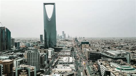 Saudi Arabia’s Economy Hits Eight-Year High as Output Growth ...