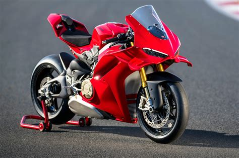 2025 Ducati Panigale V4 Revealed Loses Single Sided Swingarm