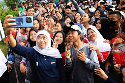 Ribuan Warga Ikuti Jalan Sehat Dan Pasar Murah Di Bakorwil Malang