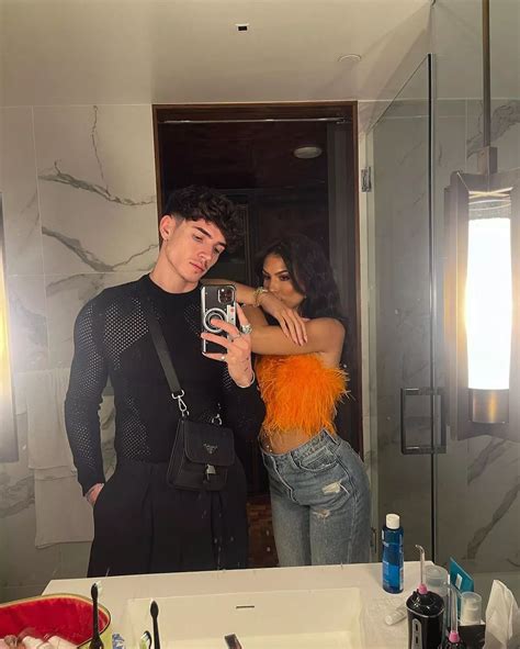 Too Hot To Handle S Cam Holmes Praises Amazing Emily After Heartbreaking Losses The Mirror