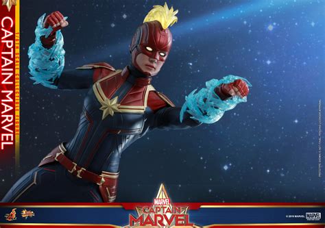 Hot Toys CAPTAIN MARVEL Collectible Figure Figures