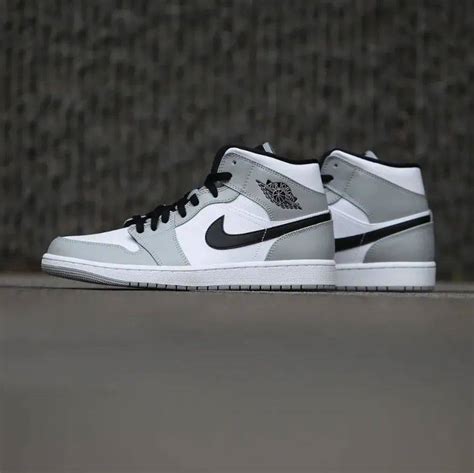 Air Jordan 1 Mid Light Smoke Grey XH55限量发售 kefu 时尚 garden