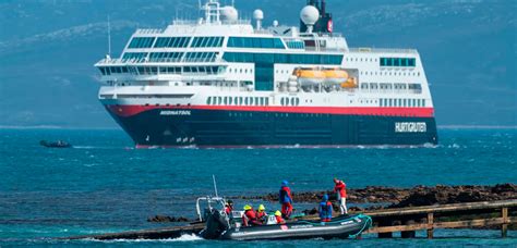 Hurtigruten Med Norsk Storsatsing Vil Ansette Opptil 300 Norske