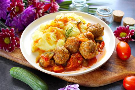Фрикадельки с овощами на сковороде рецепт с фото пошагово - 1000.menu