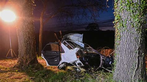 Drei Menschen Sterben Bei N Chtlichem Unfall In Ostholstein