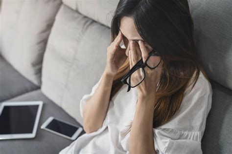 Ojos cansados Cómo protegerlos cuando usas Tablet o móvil