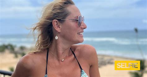 Fernanda Serrano posa em biquíni 49 anos direito a tudo SELFIE