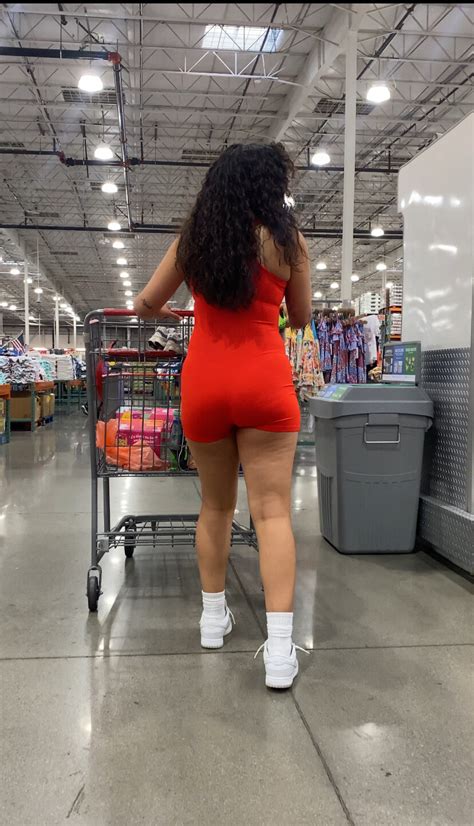 Sexy Lightskin Milf Spandex Leggings Yoga Pants Forum