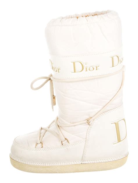 Christian Dior Moon Boots White Boots Shoes Chr32779 The Realreal