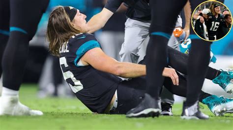 Trevor Lawrence Suffers Ankle Injury Exits Jaguars Vs Bengals Game