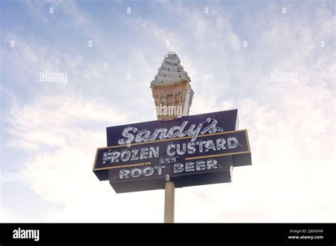 Frozen Custard Ice Cream Shop Hi Res Stock Photography And Images Alamy