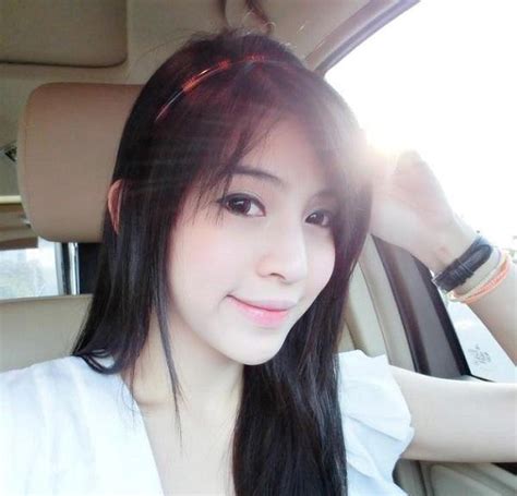 Ngắm nhan sắc tuyệt trần của hot girl Lào