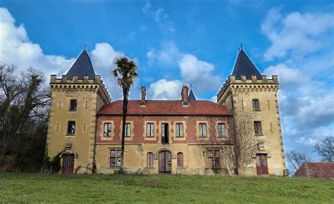 Abandoned villa in France [OC][3822x2341] : r/AbandonedPorn