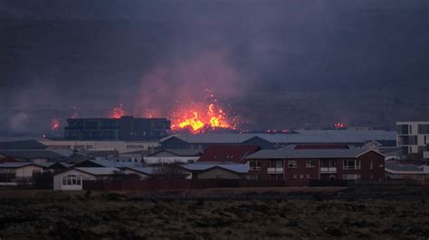 Vulkanausbruch Auf Island Lavastrom Zerstört Häuser In Grindavík Der