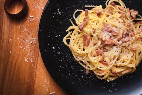 Receita como fazer Macarrão à Carbonara em casa