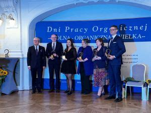 Julia Przyby Owska Laureatk Nagrody Wawrzyn W Pracy Organicznej