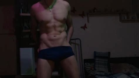 Mushroom King Doet Een Super Hete Sexy Dans En Pronkt Met Zijn Spieren En Kont Pornhub Gay