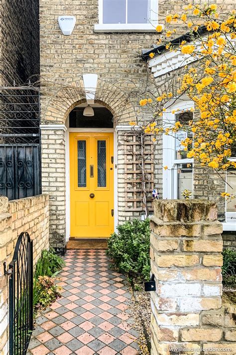 Yellow house front door – Artofit