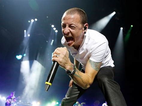 Se Vivo Chester Bennington Completaria 47 Anos Relembre Momentos Do