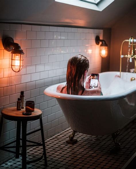 Ireland Baldwin Naked In Bath And More 13 Photos The Fappening