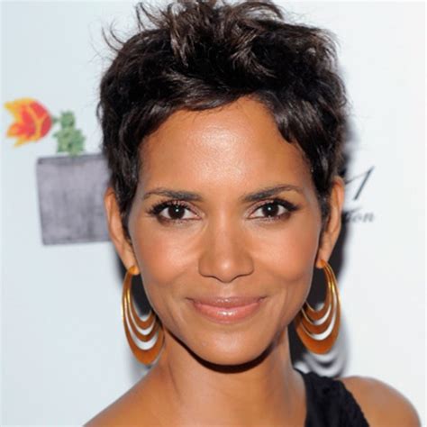 Halle Berry Biography Height And Life Story Super Stars Bio