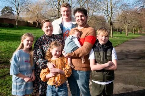 Após enfrentar obstáculos para ser mãe mulher decide ser barriga de aluguel para casal gay