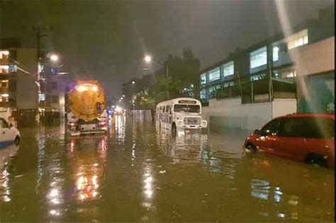 Intensas Lluvias En CDMX Provocan Inundaciones En Iztapalapa Hay