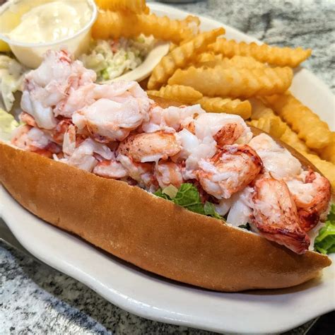 Places To Get The Best Lobster Roll In Portland Maine