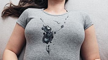 Jaculation Chaude Sur Mon Nouveau T Shirt Gris Xvideos