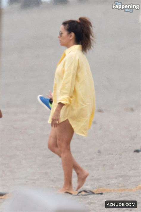 Eva Longoria Sexy Spotted Flaunting Her Hot Curves At A Beach In