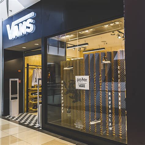 Bienvenido a Multiplaza Panamá Tienda Vans