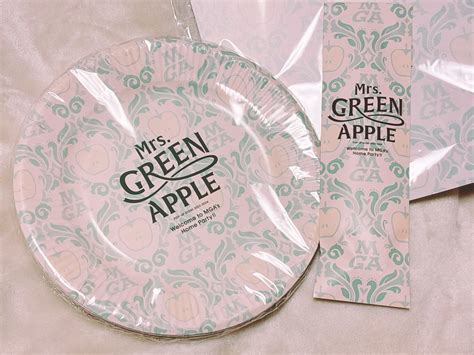 Mrs Green Appleポップアップストア☆ランダムアイテム☆フィギュア、紙皿＆カトラリー、ブローチでした。 みらくるダイアリー☆