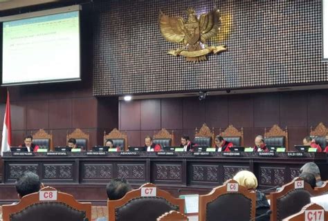 Dasar Hukum Dan Tugas Wewenang Mk Hukum 101